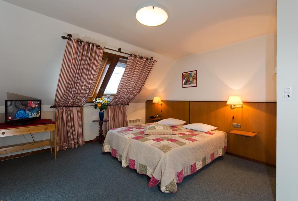 Auberge Le XIX Eme Thulin Habitación foto
